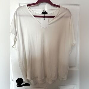 Gibson Latimer blouse NWT perfect condition 🤩 color seashell.